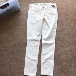 White skinny jeans